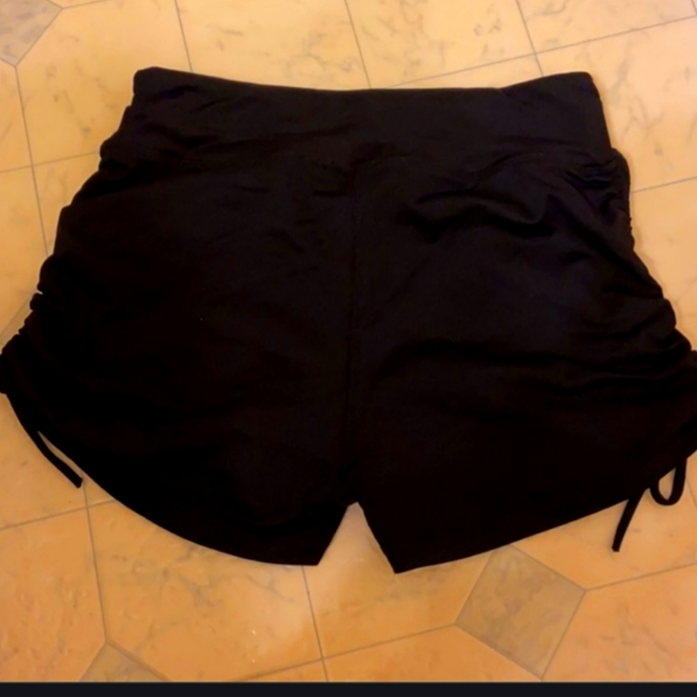 LADIES SHORTS